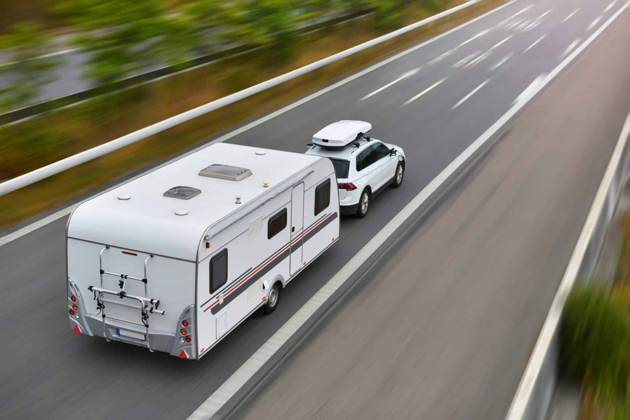 Kelionė automobiliu su priekaba