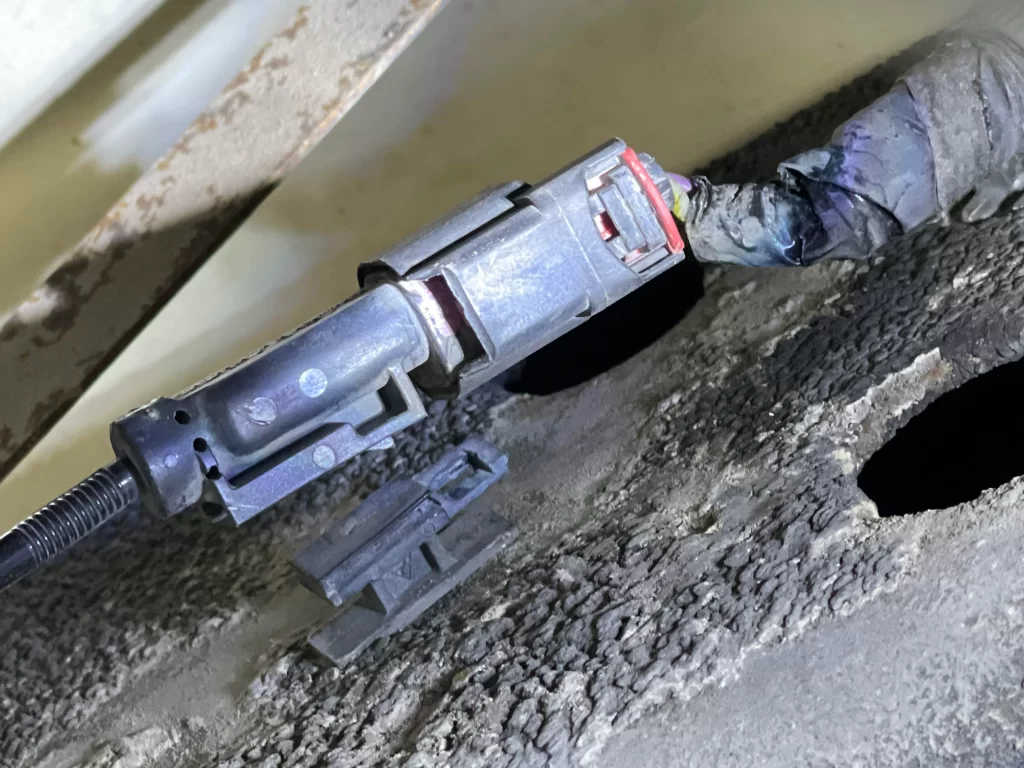 ABS daviklio keitimas